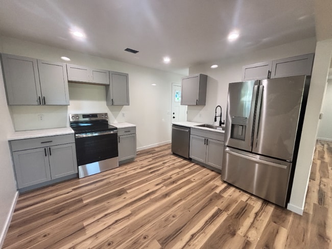 Photo - 3651 S 9th St