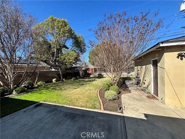 Photo - 661 W Lochleven St