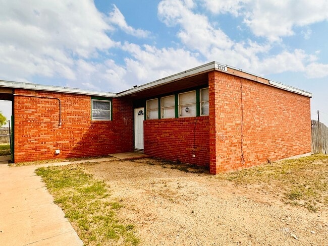 Photo - 2523 Dow Dr House