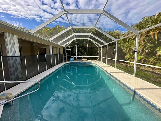 Building Photo - Spacious & Charming Pool Home On City Water - 3 Beds, 2 Baths