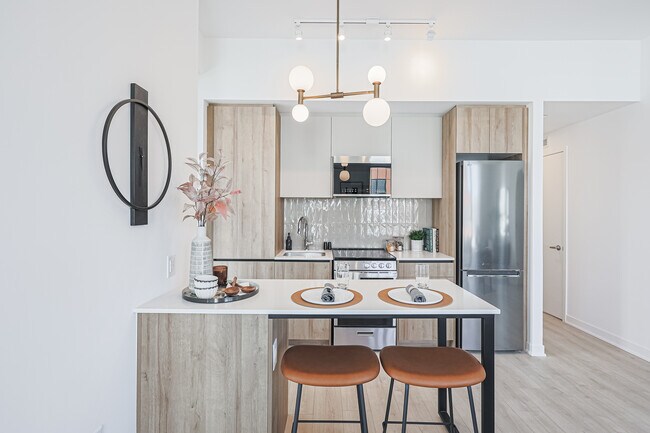 2-Bed, 2-Bath: Kitchen - Daniels MPV2