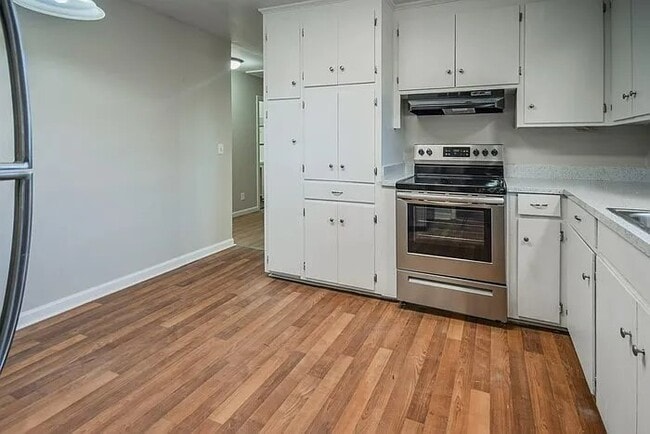 Photo - 429 Bel-Air Dr