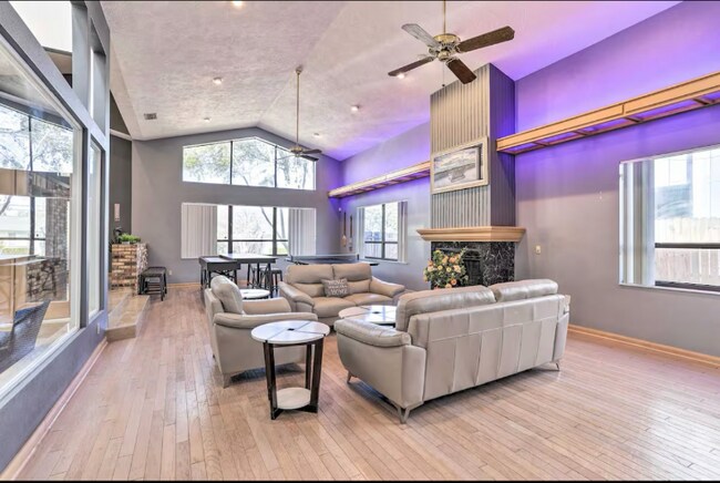 Photo - 10830 Oakdale Terrace