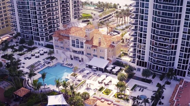 Building Photo - 4779 Collins Ave Unit 3708 Rental
