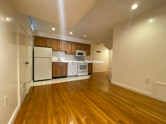 Building Photo - 23 Snow Hill St Unit 10 Rental
