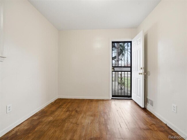 Photo - 20271 Grandville Ave