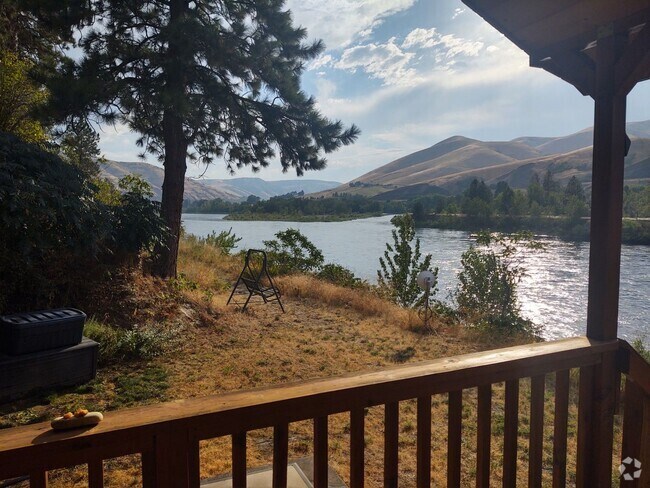 Building Photo - Short or long-term Furnished Private Cabin... Rental