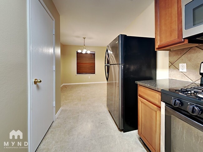 Photo - 635 Ashlen Dr