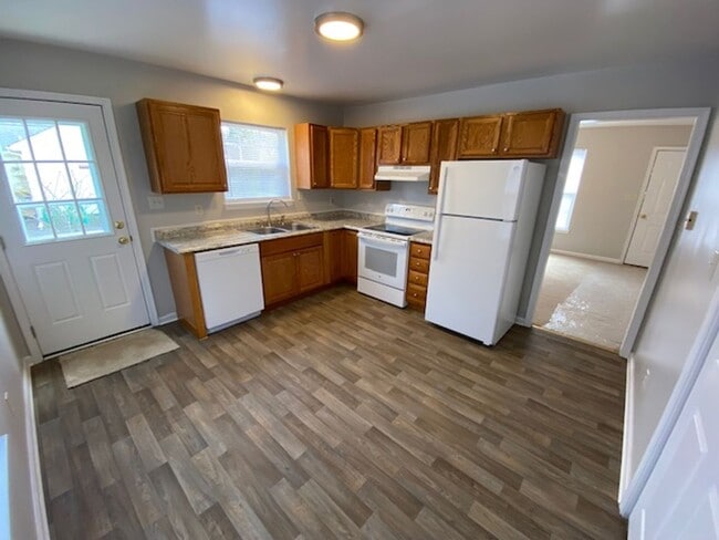 Photo - Charming 3-Bedroom Home with Modern Updates – Your New Home!