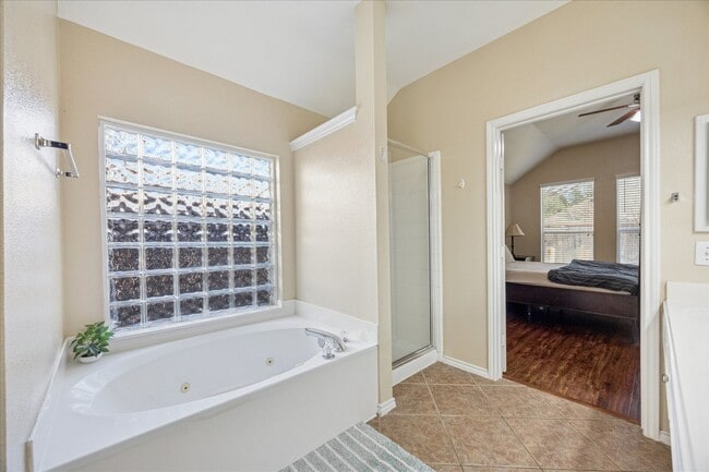 Photo - 5019 Peabody Hill Ln