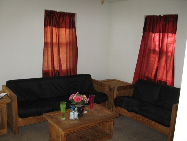 Building Photo - 600 Grant Ave Unit B