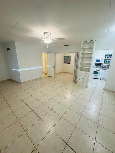 Photo - 555 Banyan Tree Ln Unit 5