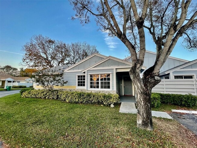 Photo - 13754 SW 147th Cir Ln Unidad 1