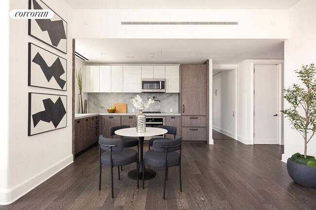 Photo - 45 E 22nd St