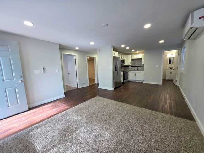 Building Photo - 307 W Corona Ave Unit 307 Corona 3