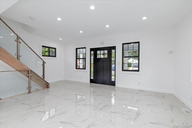 Photo - 245 Garfield Ave