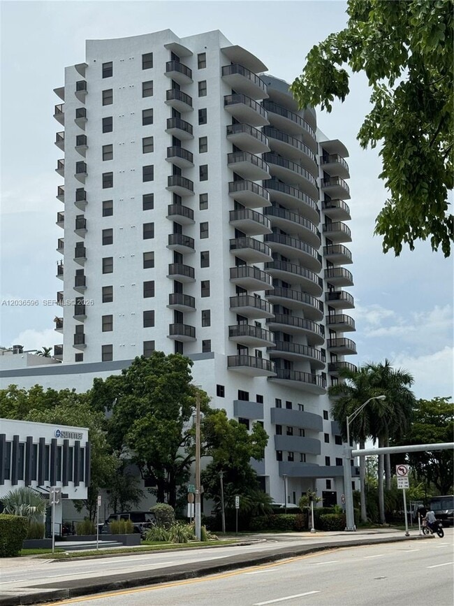 Building Photo - 2301 SW 27th Ave Unit 503