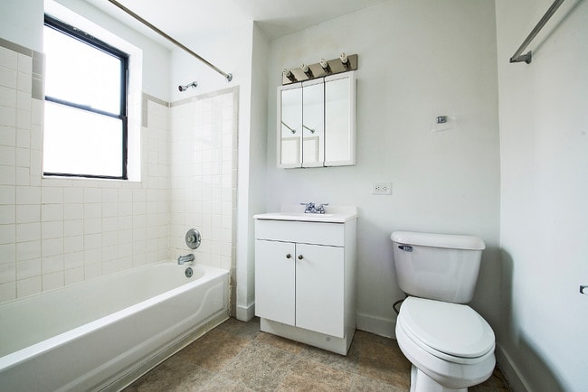 Photo - 5300 S Michigan Ave