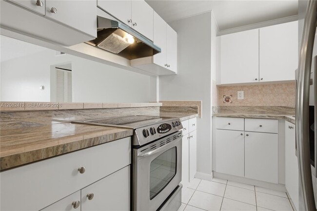 Building Photo - 6090 W Flagler St Unit 307