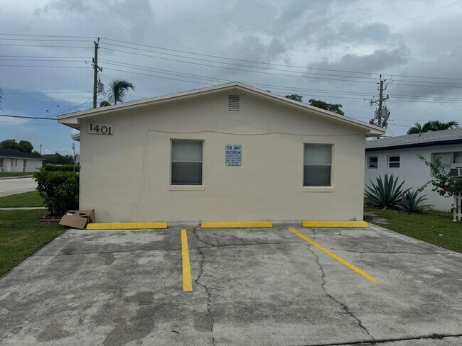 Photo - 1401 N J St Unidad A