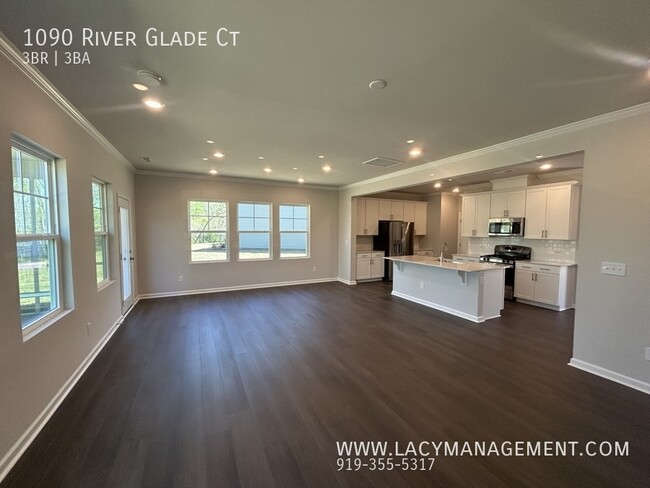 Photo - 1090 River Glade Ct House