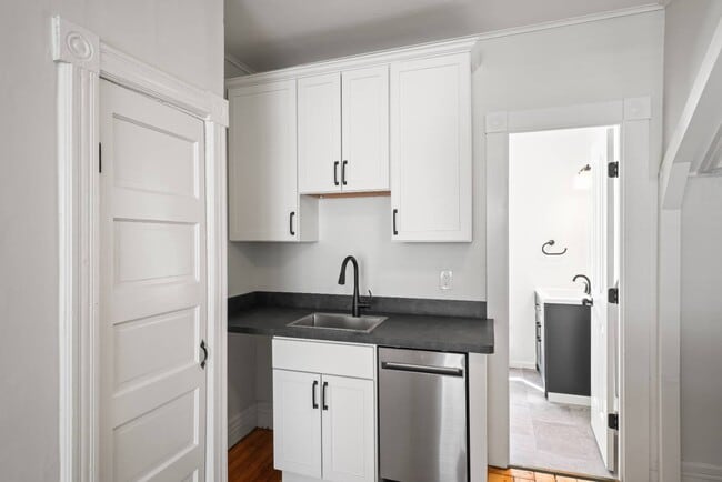 Photo - 35 Saratoga Ave