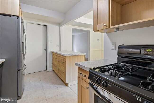 28 Melken Ct