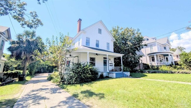 Building Photo - 911 N Spring St Rental