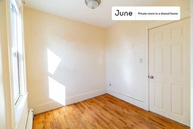 Photo - Room in Shared 4 bed/1 bath home Unidad D