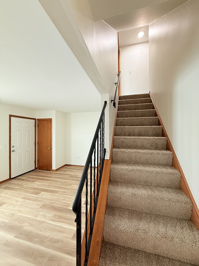 20 Eastgate Ave W