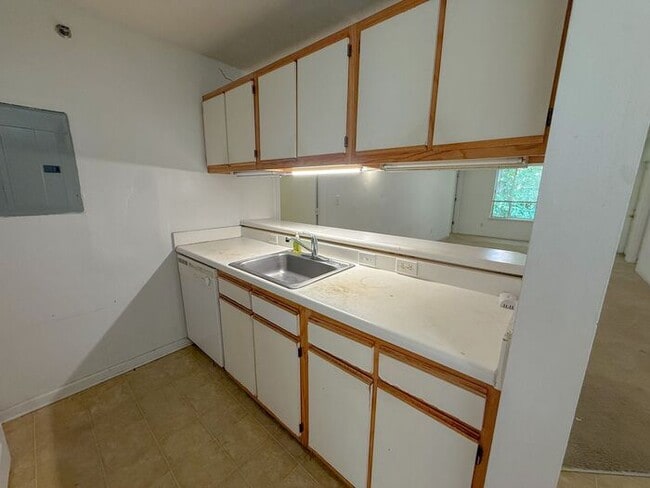 Photo - Top floor 4 bed 4 bath condo! On Wolfline, perfect for roommates!