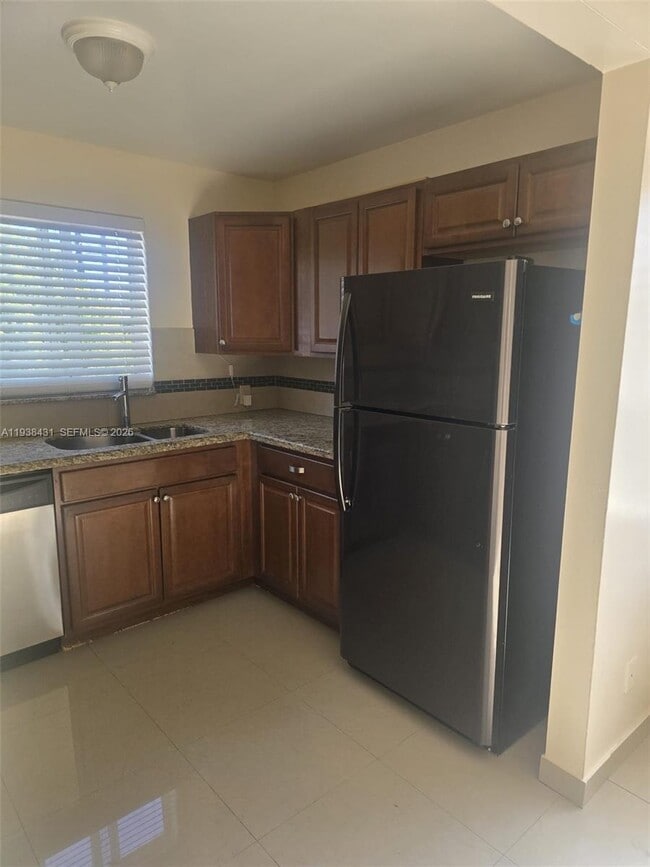 Photo - 451 S 19th Ave Unit 8