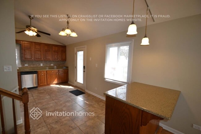 Photo - 611 N Biermann Ave
