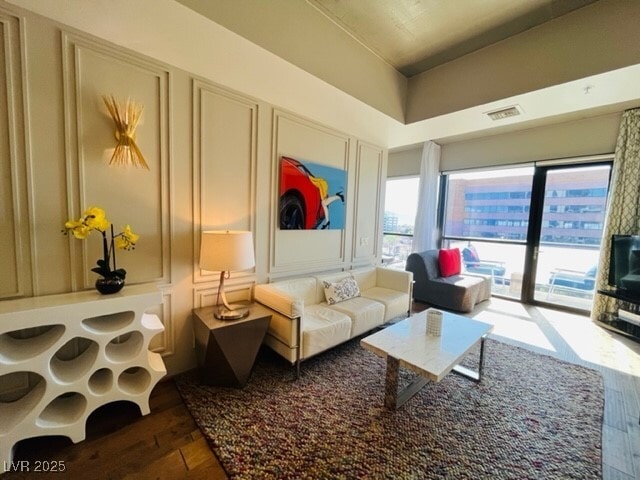 Photo - 353 E Bonneville Ave Unidad 571