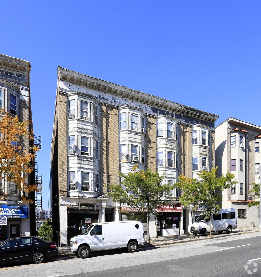 Photo - 223-225 Nepperhan Ave