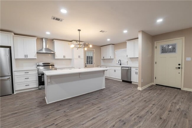 Photo - 2431 Crestview Ave