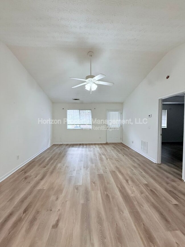 Photo - 3975 Hidden Hollow Dr