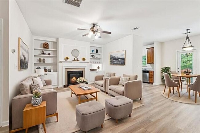 Photo - House 3 Beds 3 Bath