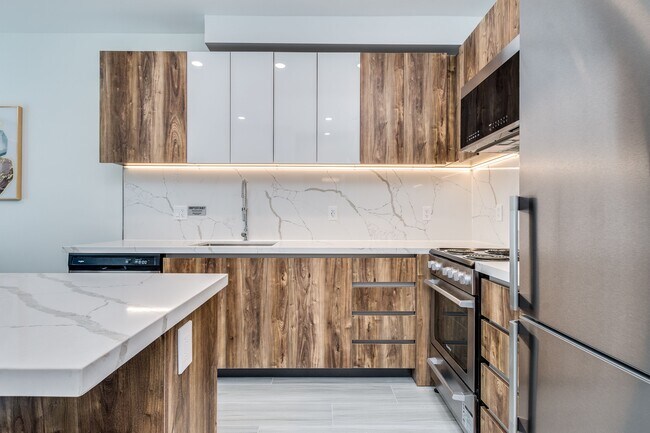 Photo - 1168 Pendrell St Unit 304