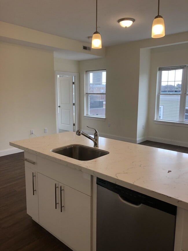 Building Photo - 81 Amory St Unit 303