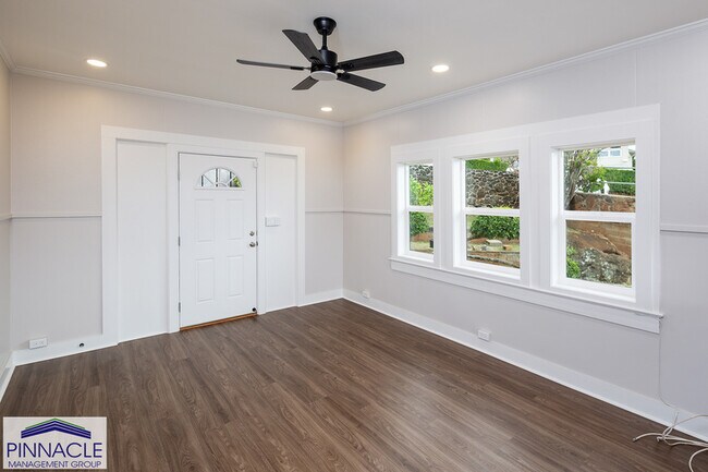 Photo - 2130 Skyline Dr