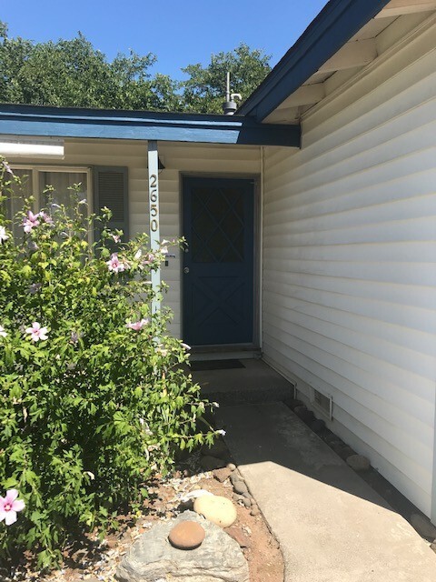 Photo - Newly Renovated Home! Charming Neighborhoo...