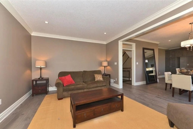 Photo - Executive Home for Rent in South London – Available August 1st
