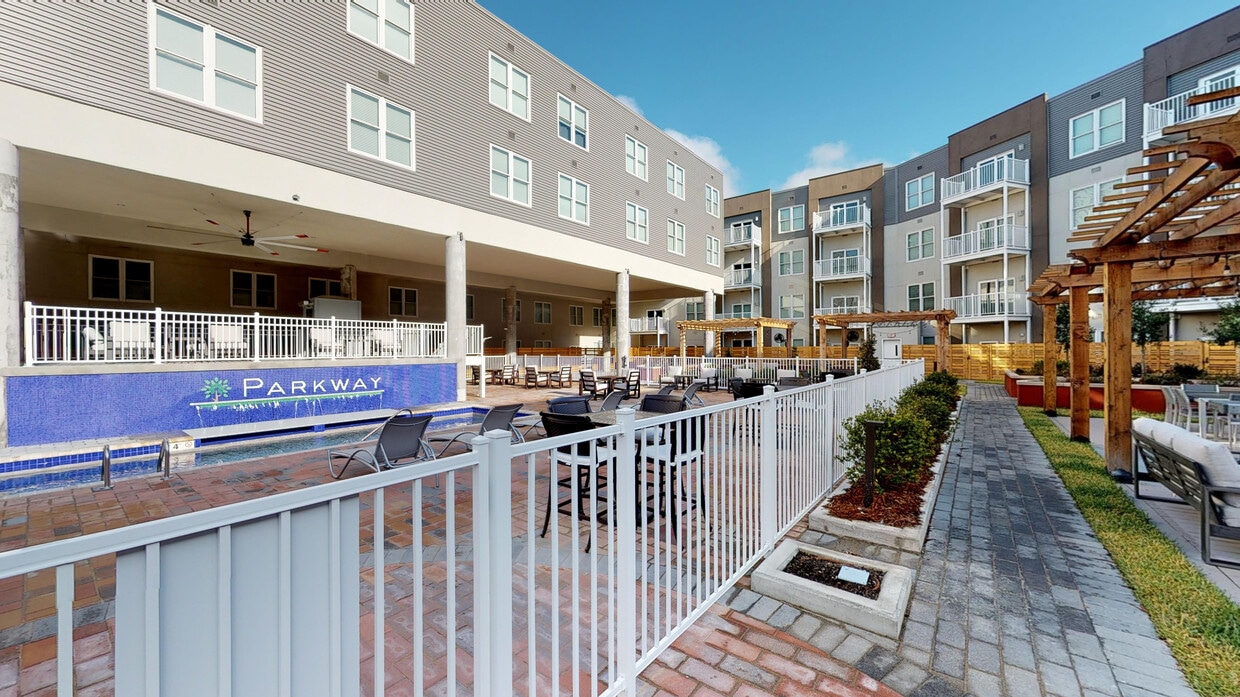 Photo - Parkway Apartments