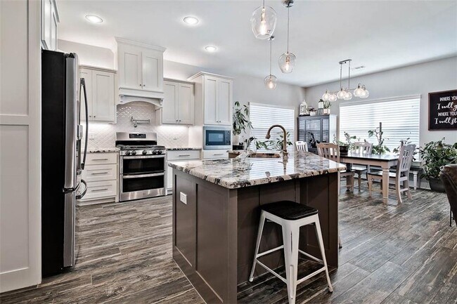 Photo - 10125 Raindrop Ln