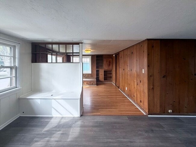 Photo - 539-2 Madison Street