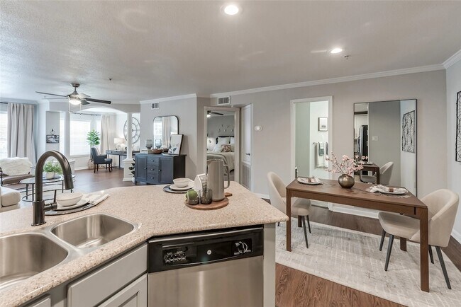 Photo - 2100 Bering Dr Unidad 2-202