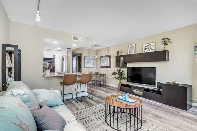 Sala de estar - 9715 Harrell Ave Unidad 39