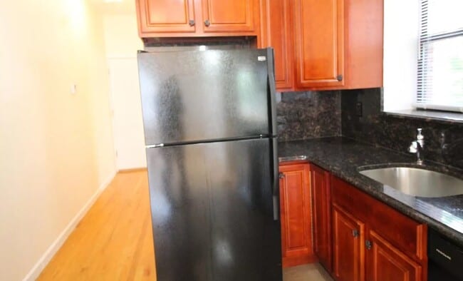 Photo - 215 Woodward St Unit 8