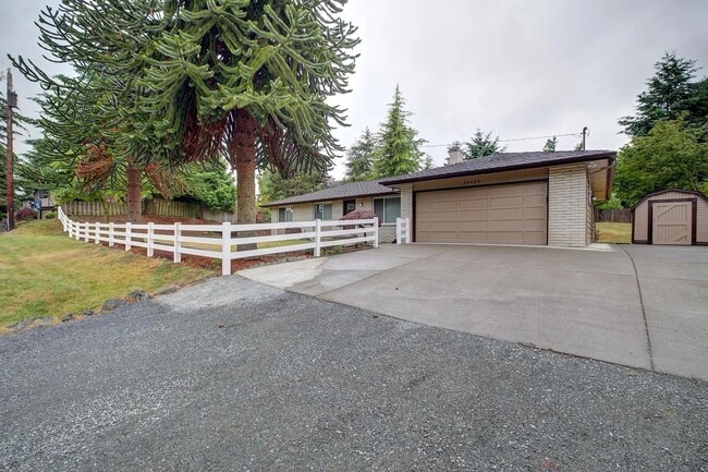 3bd/2ba Federal Way House - 3bd/2ba Federal Way House